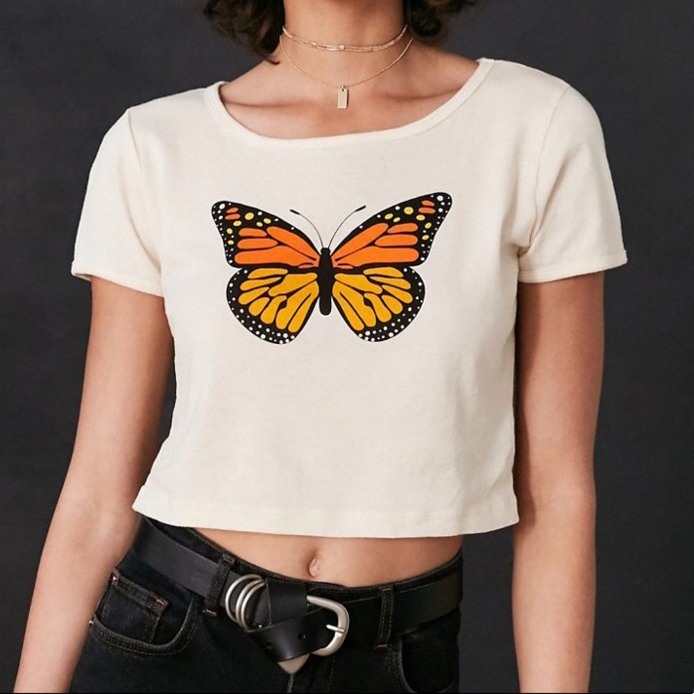 Cropped Monarch butterfly tee